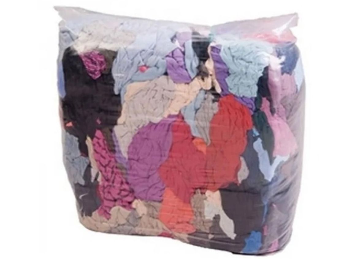 “Cotton cleaning rags and waste cloth used for industrial and commercial cleaning in Dubai, UAE.”